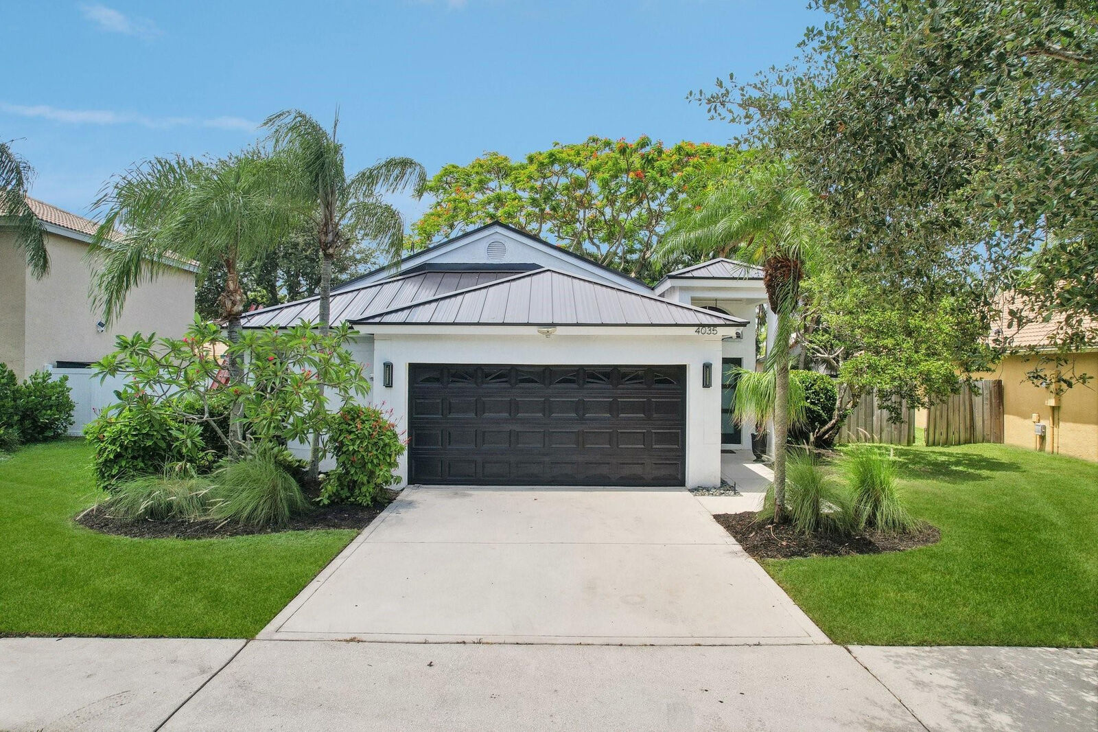 Property Photo:  4035 Sabal Lakes Road  FL 33445 