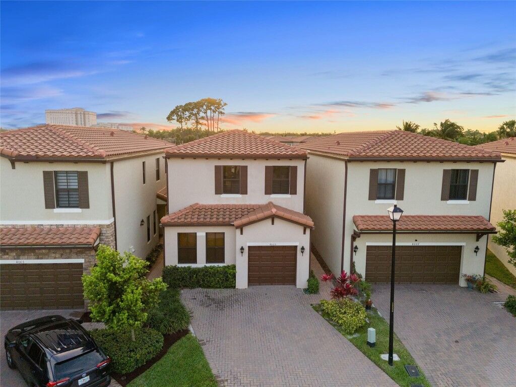 Property Photo:  4005 Screw Pine Cove  FL 33410 
