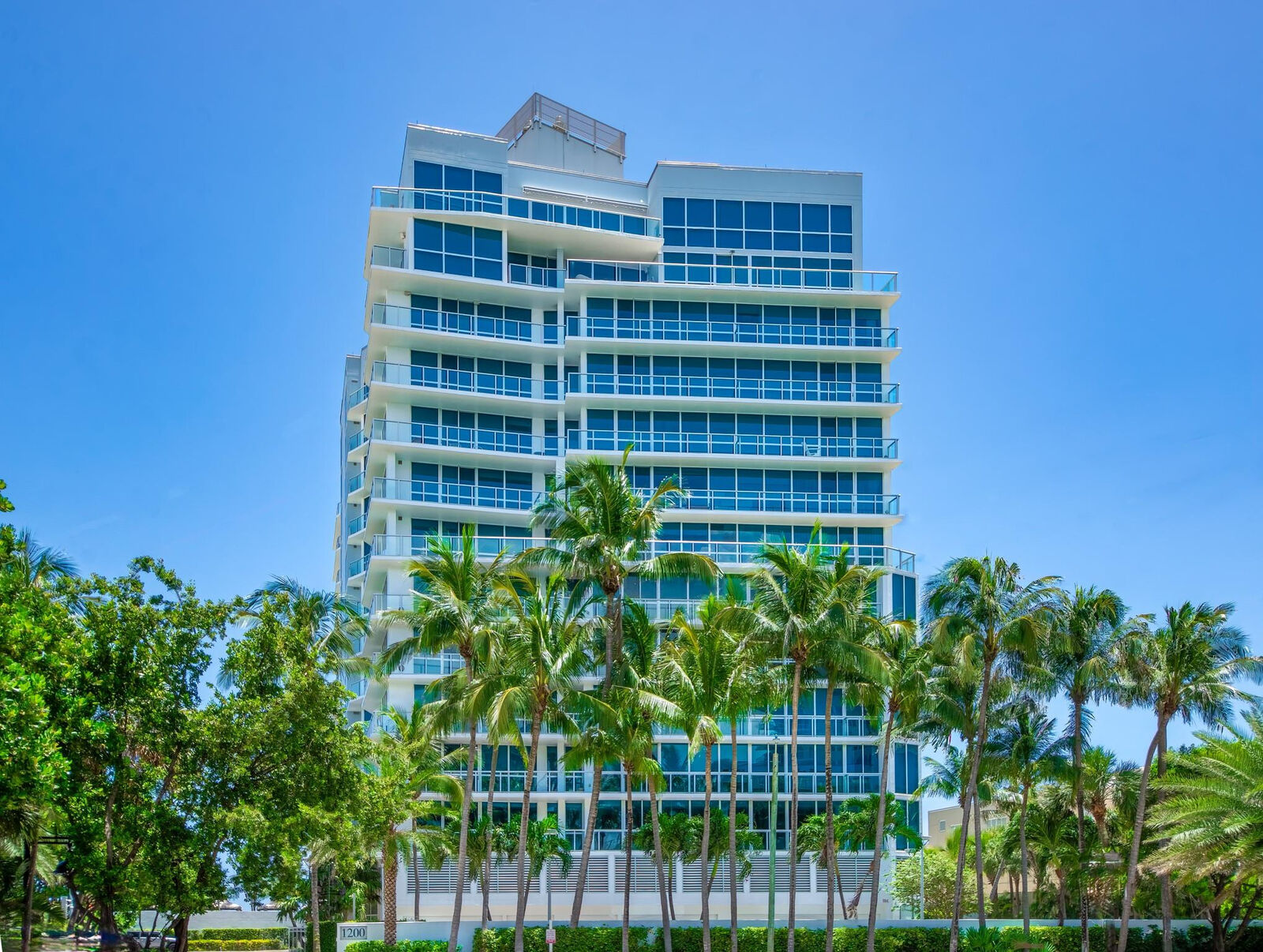 Property Photo:  1200 Holiday Drive 705  FL 33316 