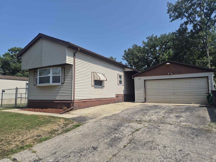 Property Photo: 125 Falling Creek Circle 125 WI 53548
