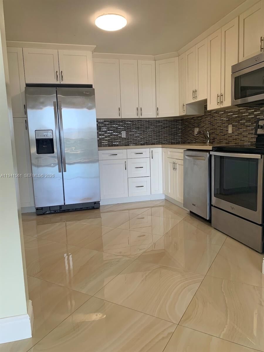 Property Photo:  13499 Biscayne Blvd 710  FL 33181 