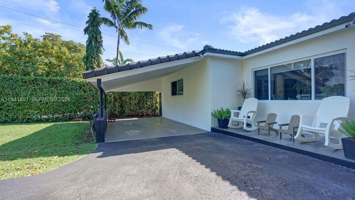 Property Photo:  1780 NE 173 St  FL 33162 