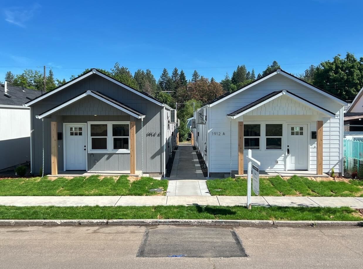 Property Photo:  1912 W Buckeye Ave 1914 Units A &Amp B  WA 99205 