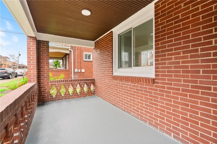 Property Photo:  2441 Dewey St  PA 15120 