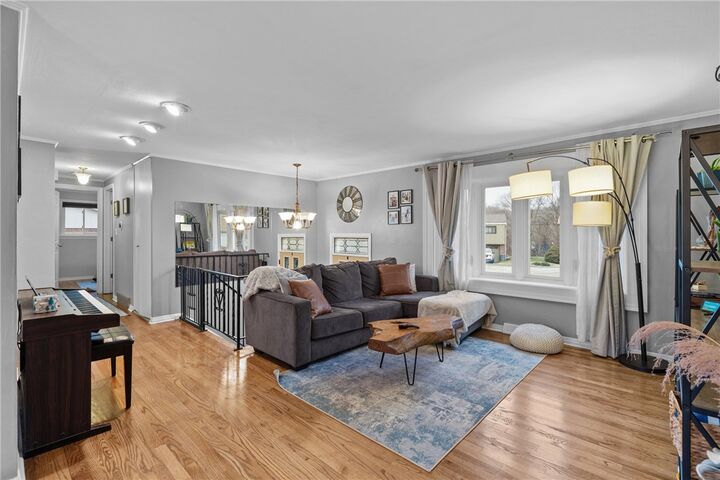 Property Photo:  103 Vermillion Dr  PA 15209 