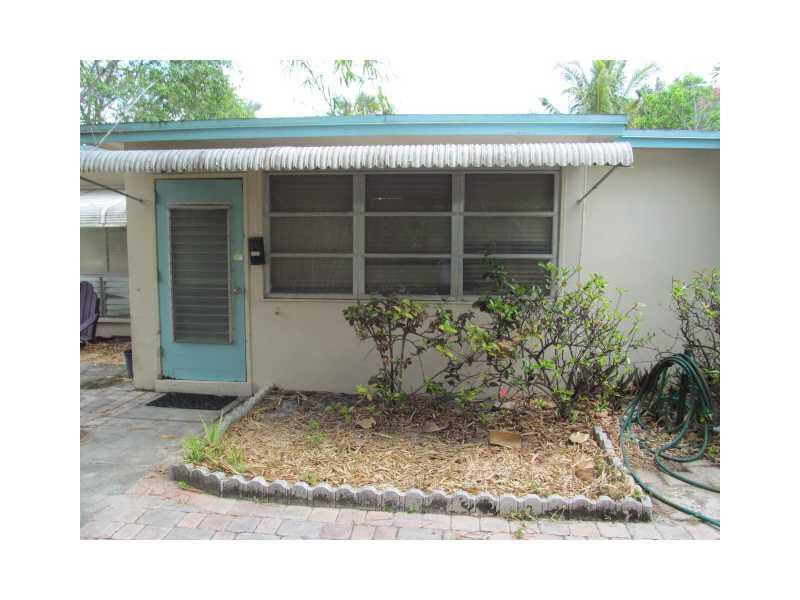Property Photo:  1009 NE 16th Place  FL 33305 