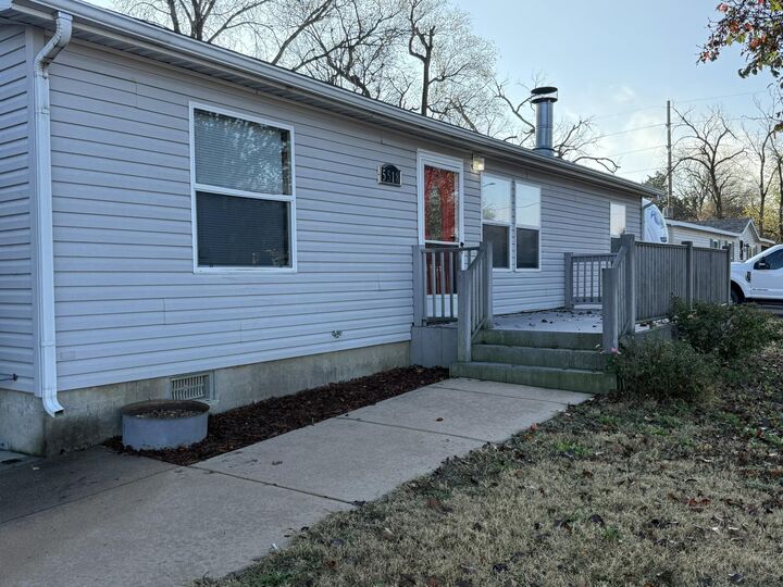 Property Photo:  5518 S Vine  KS 67217 