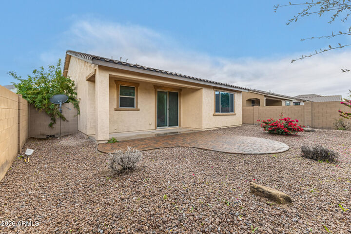 Property Photo:  41288 W Rio Bravo Drive  AZ 85138 