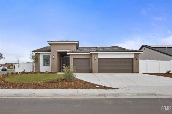 Property Photo:  7014 Orchard View Drive  CA 93314 