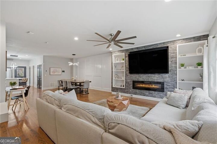 Property Photo:  160 Vanira Avenue SE A  GA 30315 