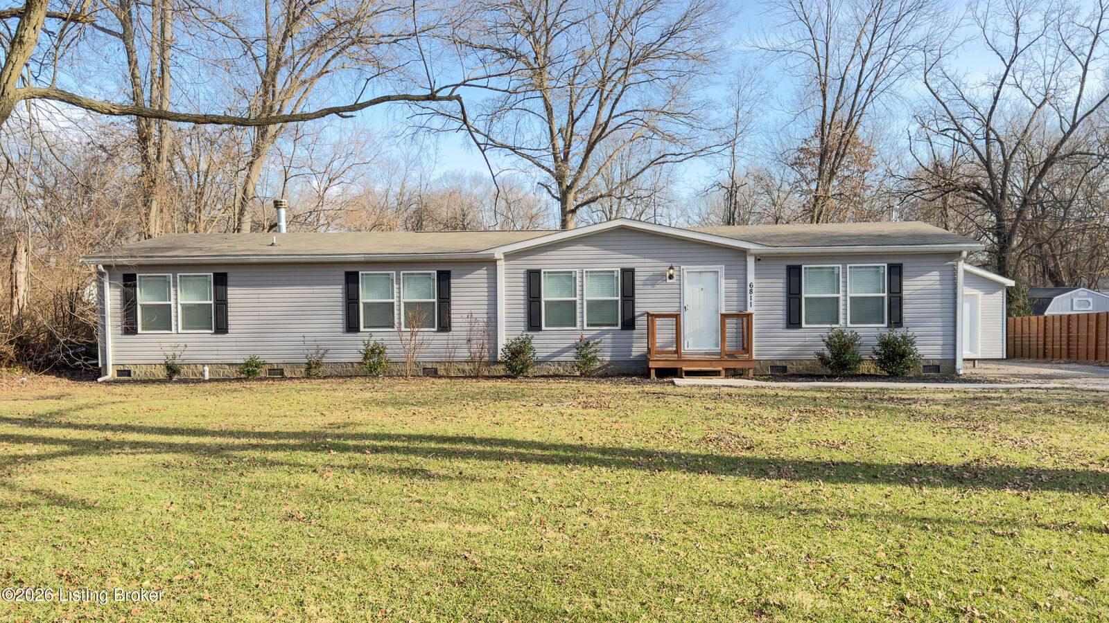 Property Photo:  6811 Memory Ln  KY 40258 