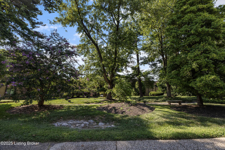 Property Photo: 1600 Gardiner Ln 108 KY 40205