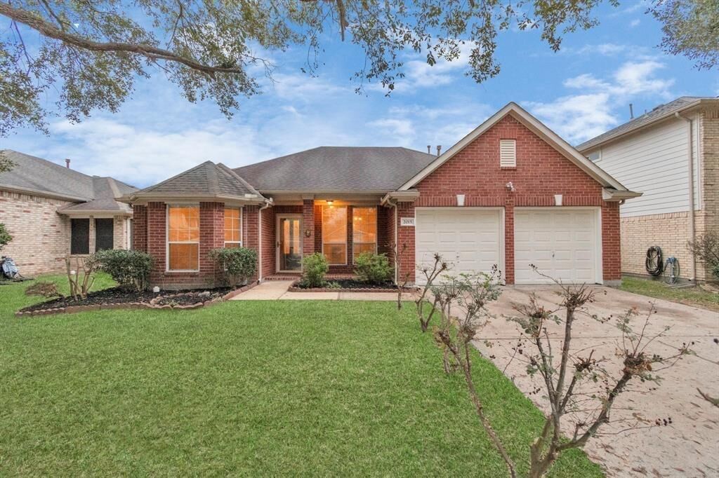 Property Photo:  2015 Waverly Glend Drive  TX 77450 