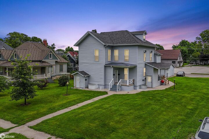 Property Photo:  920 High Street  IA 50112 