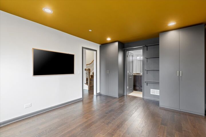 Property Photo:  3755 S Morgan Street C  IL 60609 