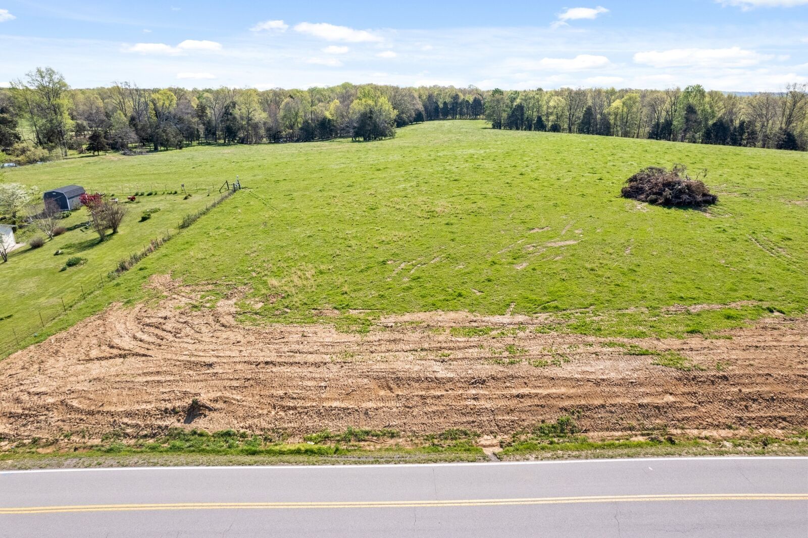 Property Photo: 5479 Louise Rd TN 37051