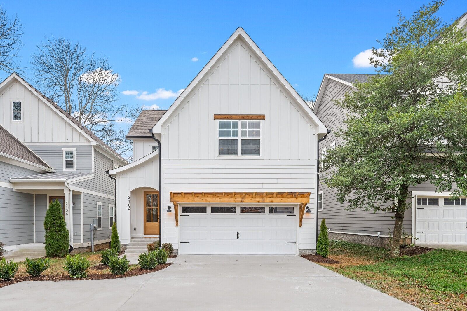 Property Photo:  2104 Sheridan Rd  TN 37206 