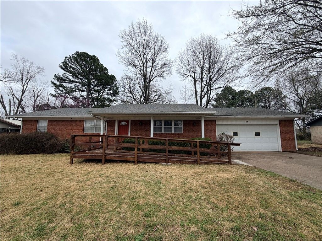 Property Photo: 115 S Country Club Road AR 72761
