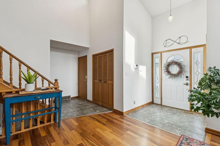 Property Photo:  715 Coach Bluff Crescent SW  AB T3H 1A9 