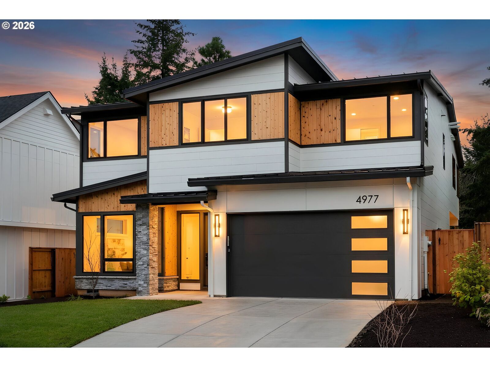 Property Photo:  4977 Summit St  OR 97068 