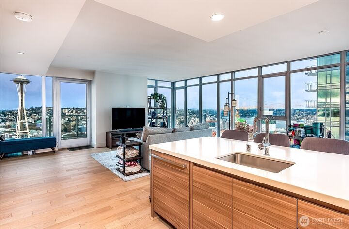 Property Photo: 583 Battery Street 3103N WA 98121