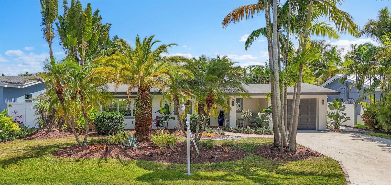 Property Photo:  1800 NE 28th Street  FL 33306 