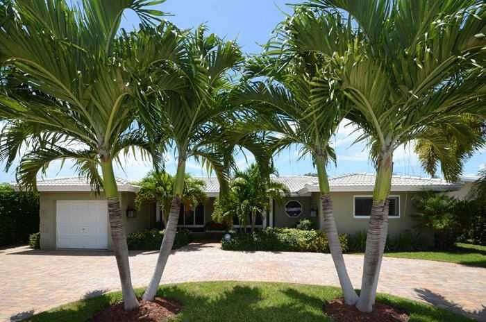 Property Photo:  2168 NE Ct  FL 33308 