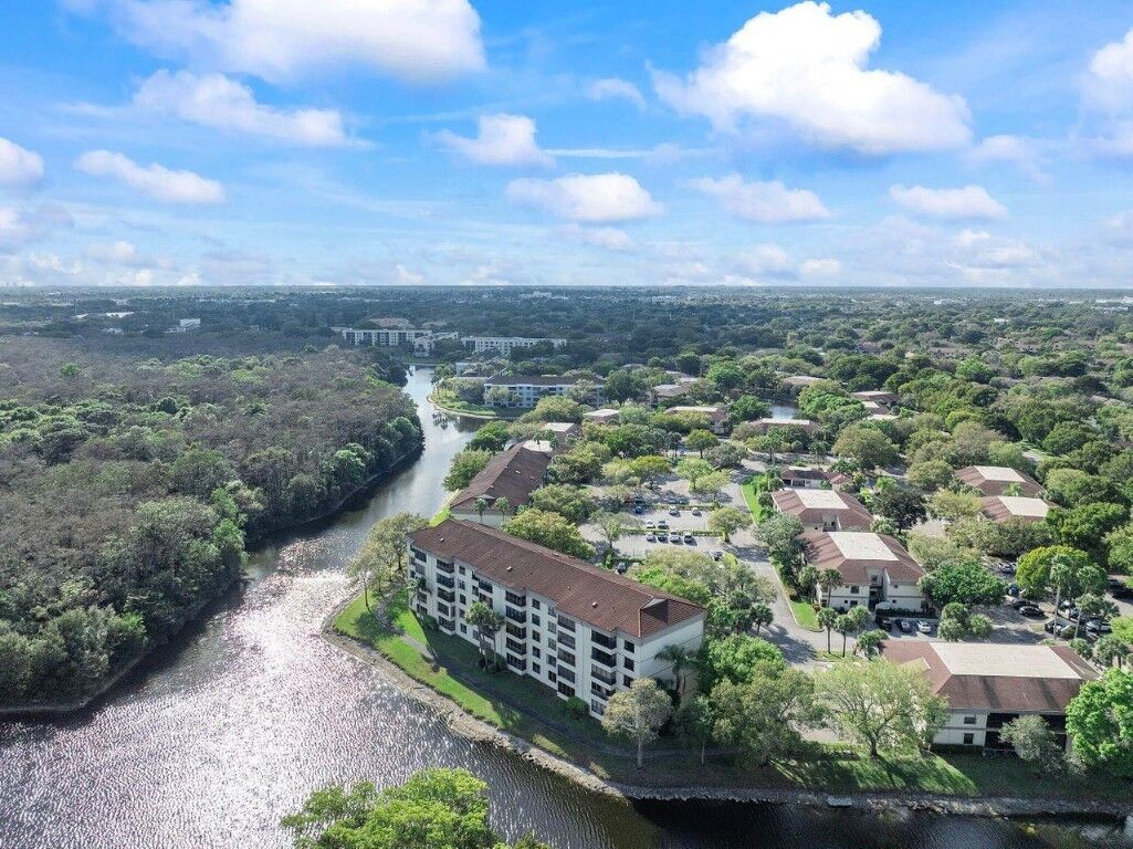 Property Photo: 2907 Carambola Circle 506 FL 33066