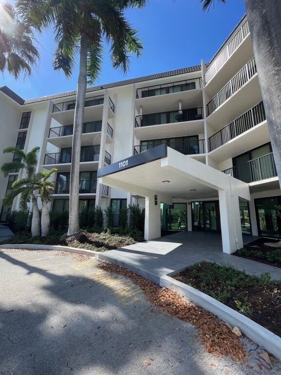 Property Photo:  1101 River Reach Drive 312  FL 33315 