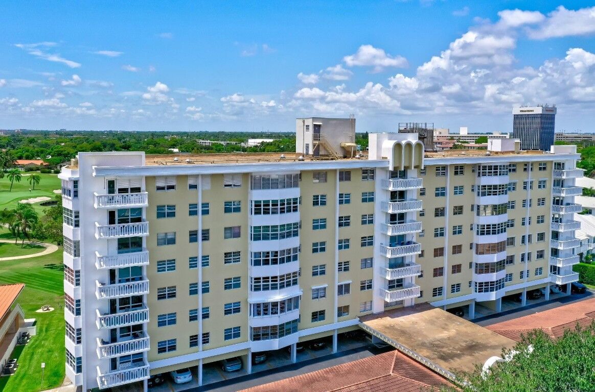 Property Photo:  2500 NE 48th Lane 705  FL 33308 