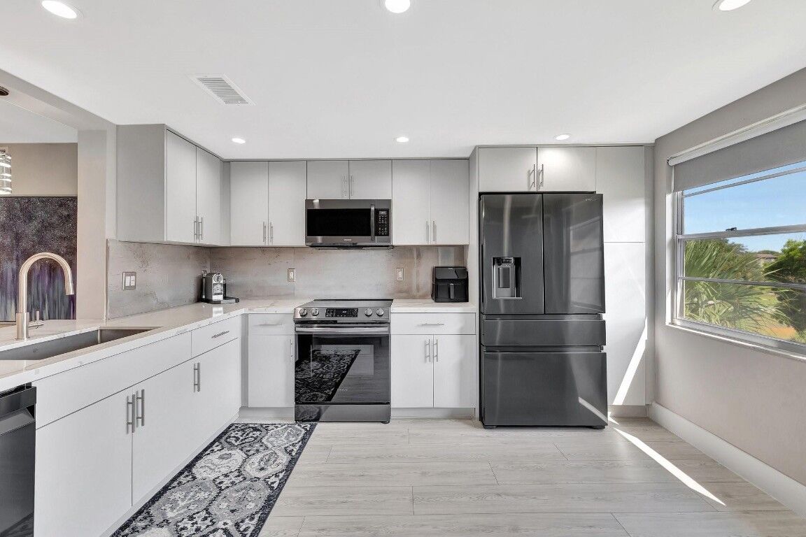 Property Photo:  3203 Portofino Point O4  FL 33066 