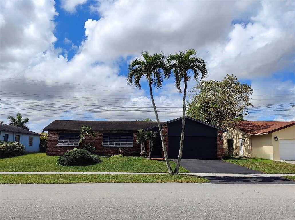 Property Photo:  2281 NW 70th Lane  FL 33063 