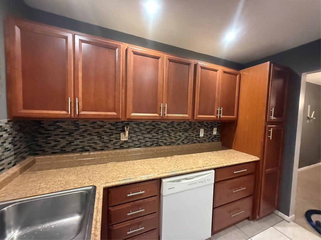 Property Photo: 100 Bayview Avenue C FL 33435