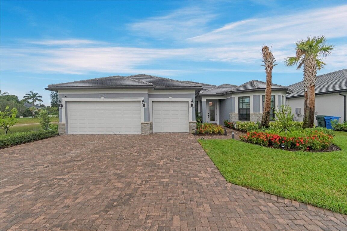 Property Photo:  4566 Silverwood Lane  FL 33309 