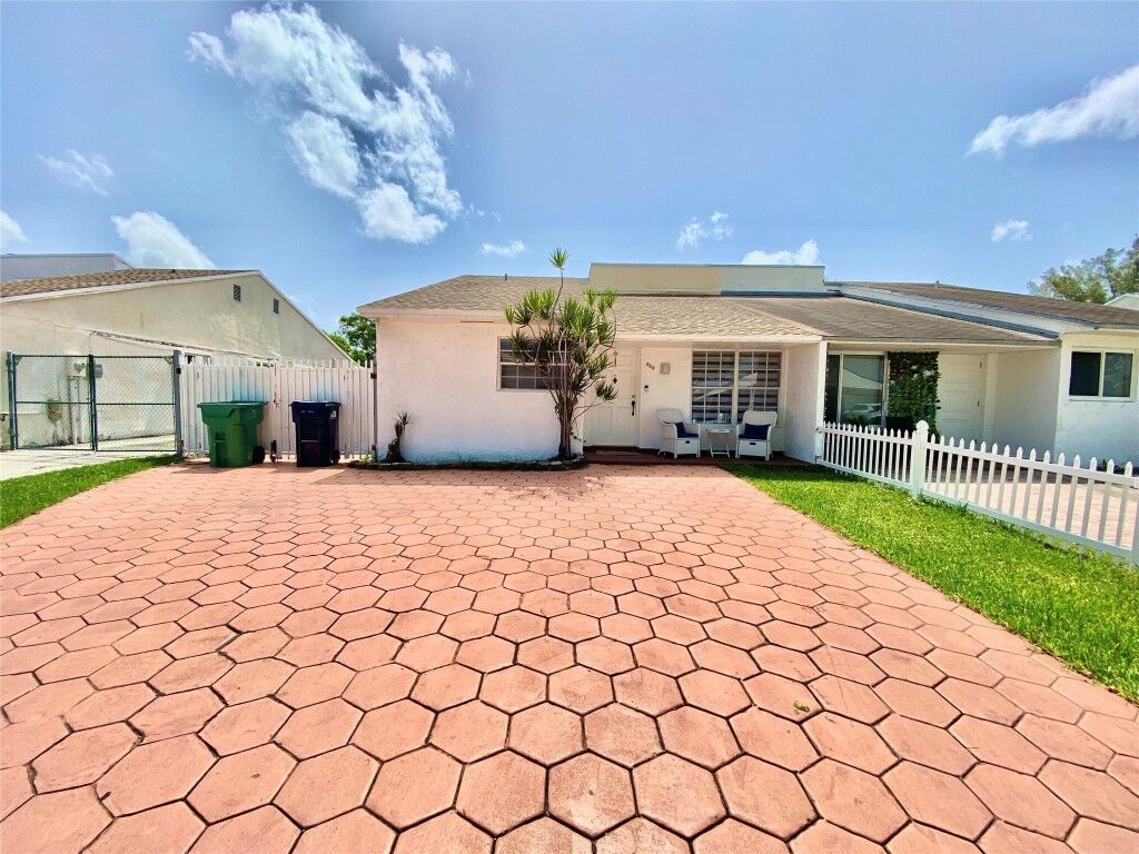 Property Photo:  416 SW 96th Court  FL 33174 