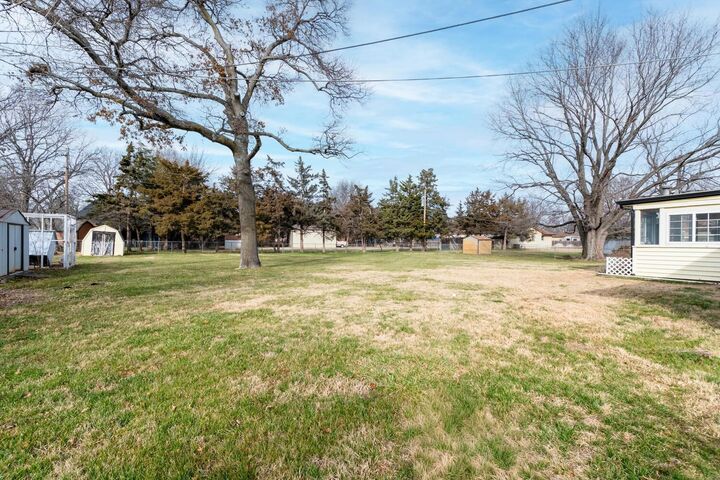 Property Photo: 1714 W 36th Street N KS 67204