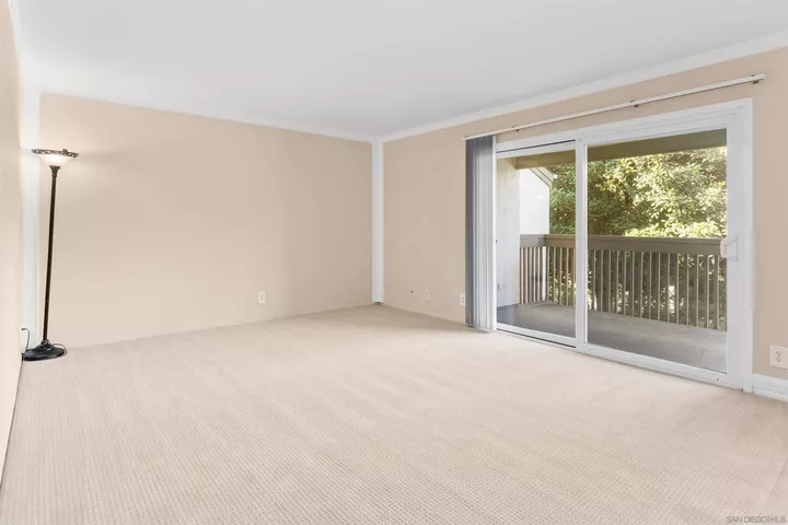 Property Photo:  8561 Villa La Jolla Dr K  CA 92037 