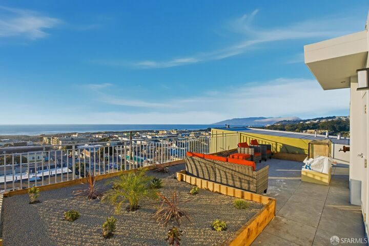 Property Photo: 3945 Judah Street 501 CA 94122