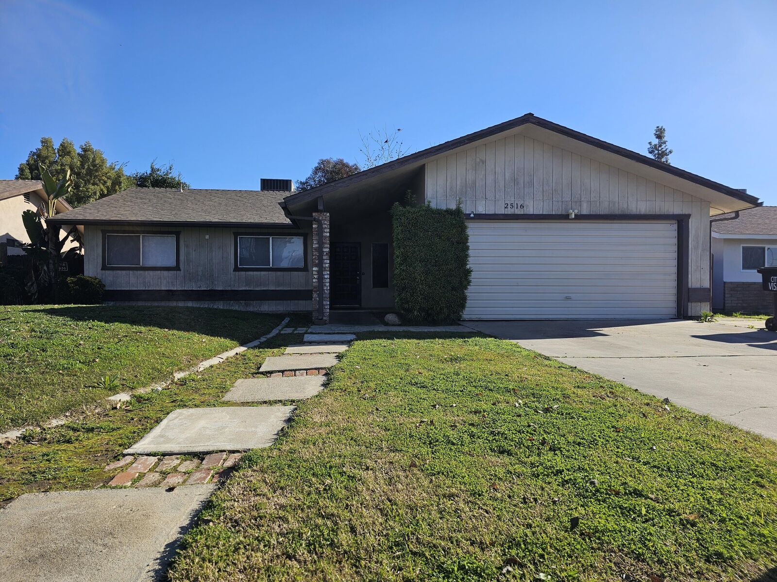 Property Photo:  2516 S Memory Street  CA 93277 