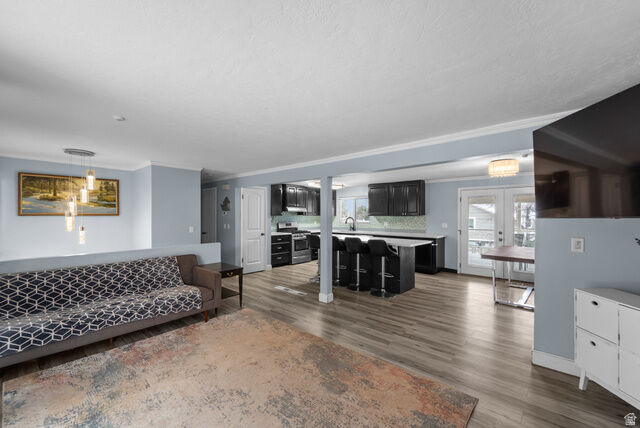 Property Photo: 1371 E Sudbury Ave S UT 84093