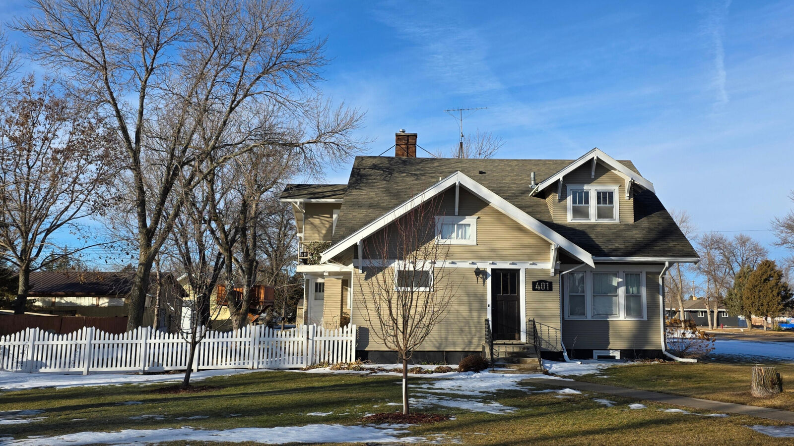 Property Photo:  401 O'Gorman Street  SD 57450 