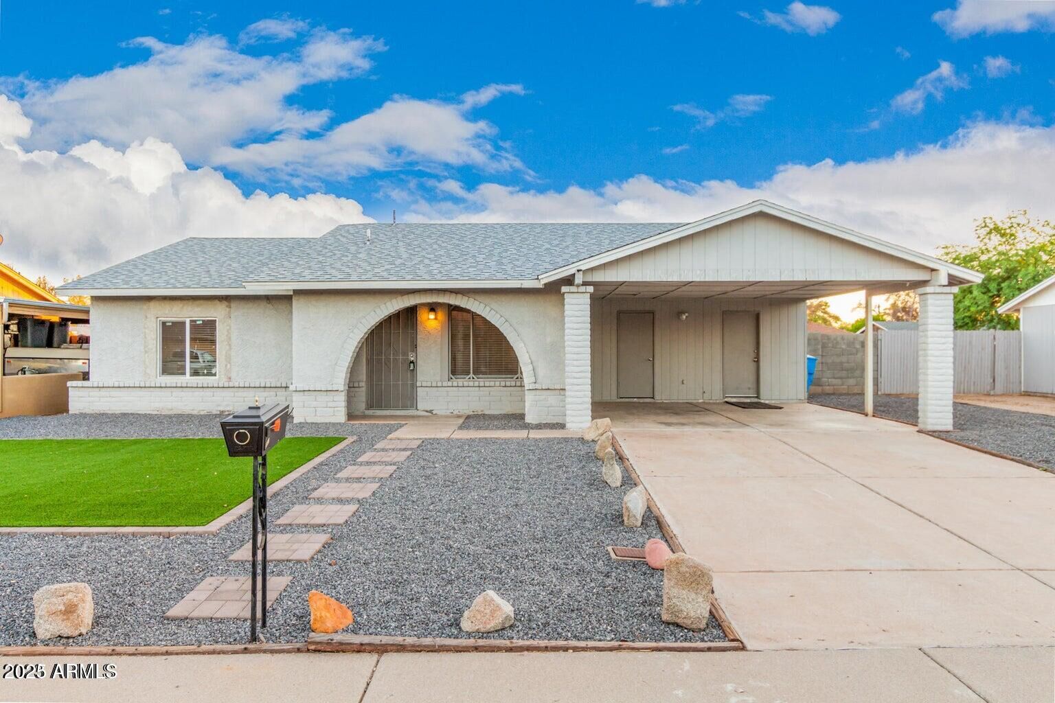 Property Photo: 3551 E Campo Bello Drive AZ 85032