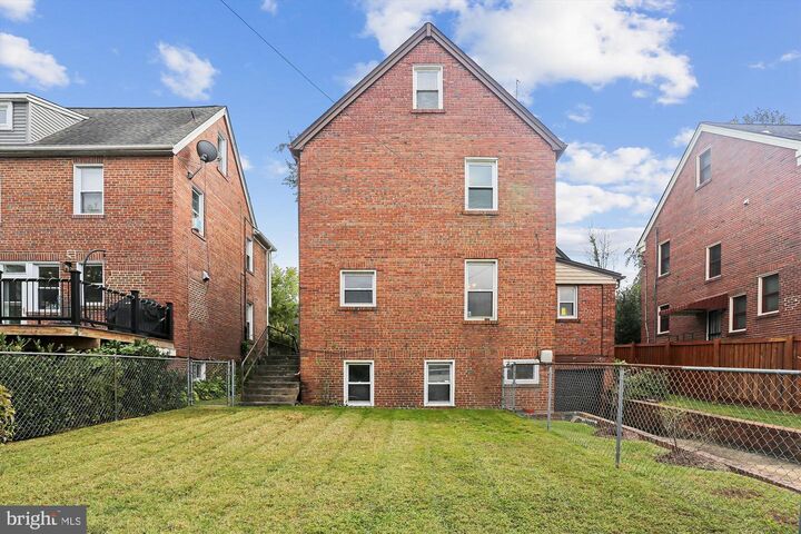 Property Photo:  1351 Somerset Place NW  DC 20011 