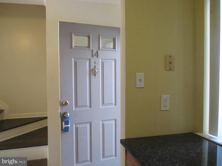 Property Photo:  14 Chatham Court  NJ 08520 