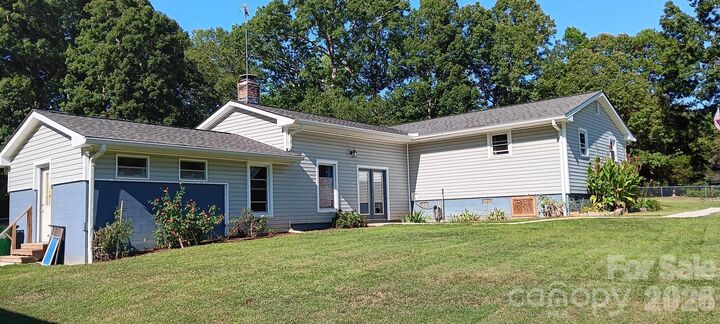 Property Photo:  240 Eldon Lane  NC 28144 