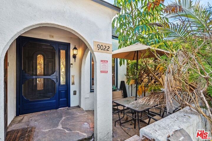 Property Photo:  9022 Beverlywood St  CA 90034 