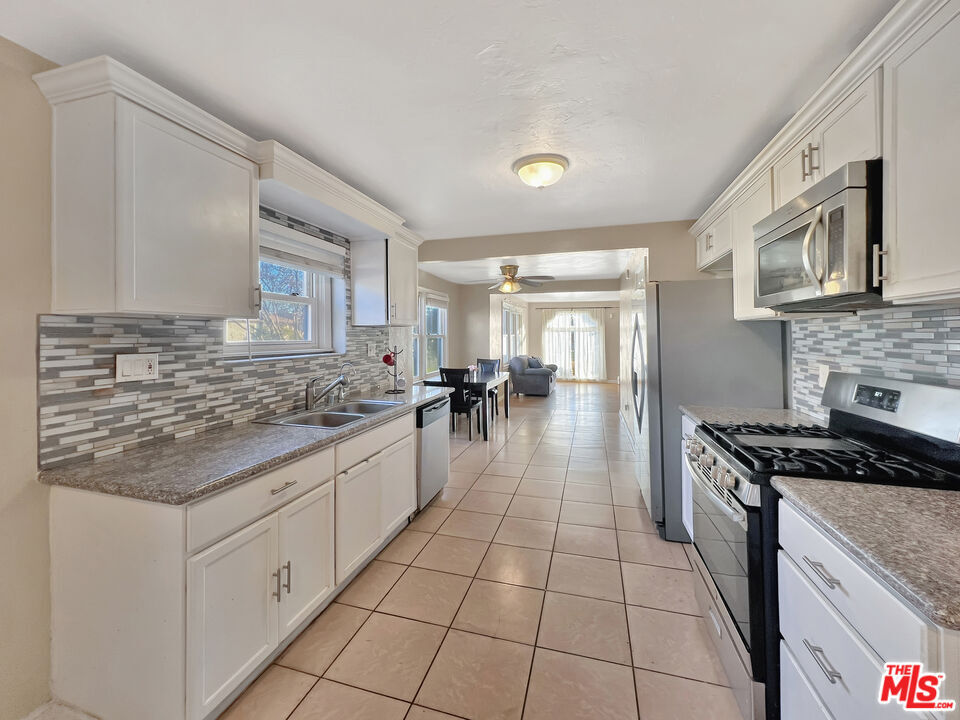 Property Photo:  3493 E Joyce Dr  CA 93703 