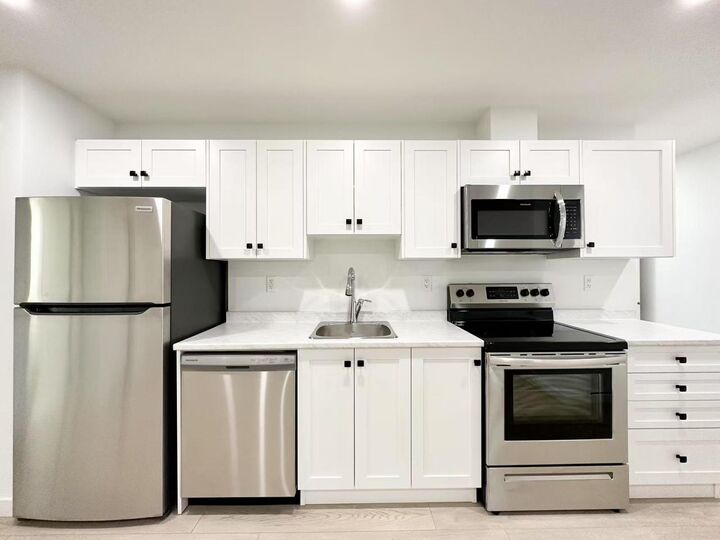77A Avenue — photo 1