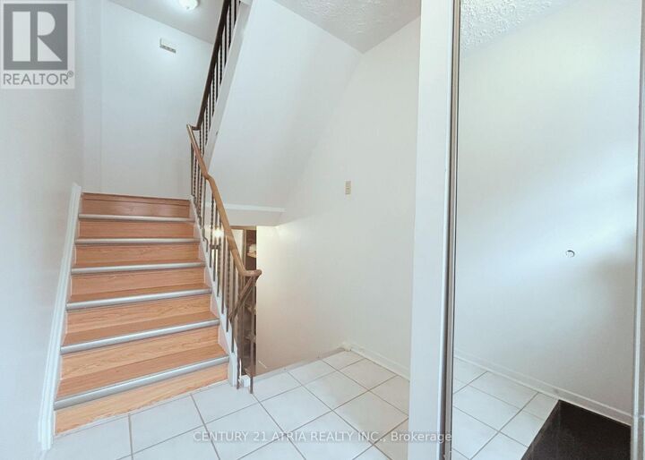 Property Photo:  148 Song Meadoway  ON M2H 2T7 
