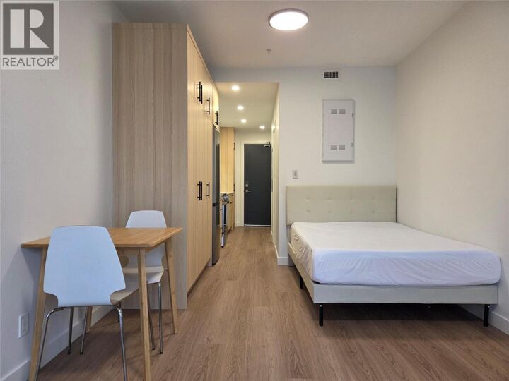 Property Photo: 1380 Pridham Avenue 213 BC V1Y 6B9